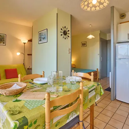 Moderne Avec Balcon, Wifi Et Parking à - Fr-1-841-41 *